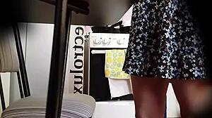 Upskirt Miniskirt Tease