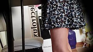 Upskirt Miniskirt Tease