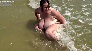 beach granny tits
