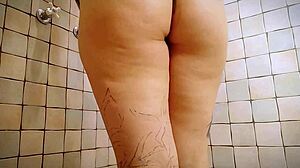 Giantess Pussy Shave