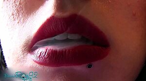 lipstick smoking