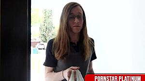 milf delivery fuck