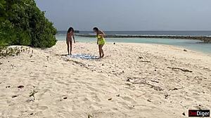 beach cum flash