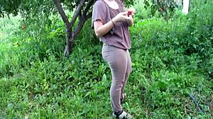 Milf Garden Piss