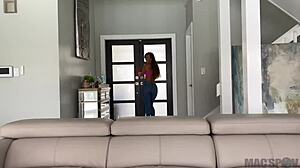 kelsi booty split