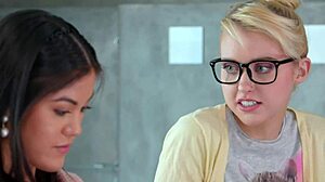 Lesbian Fingerbang Parody