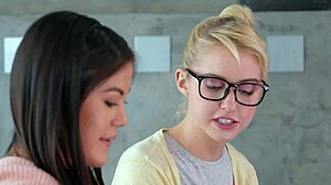 Lesbian Fingerbang Parody