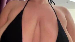 Shaking Natural Tits