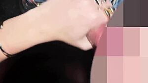 gloryhole hotwife suck