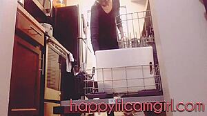 Giantess Kitchen Ignore