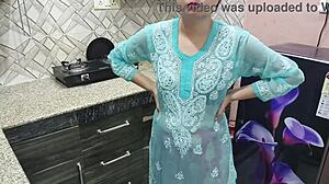 Indian stepmom teaches