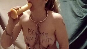 Esclave Urine Deepthroat