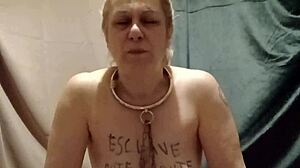Esclave Urine Deepthroat