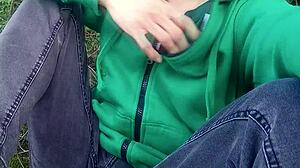 twink outdoor strokes