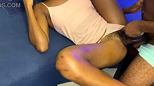 Stretch Wet Pussy