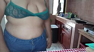 suegra shows tits