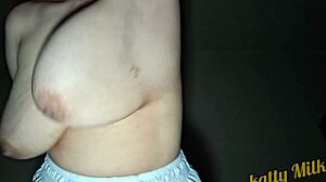 milf tit shaking